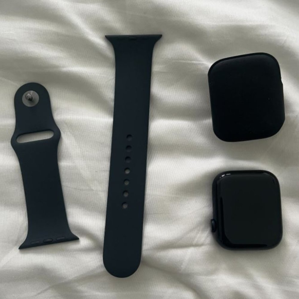 BRAND NEW UNISEX APPLE WATCH